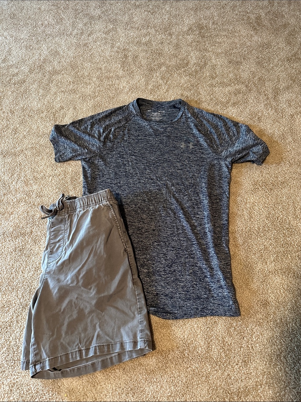 UA and Gap bundle mens small